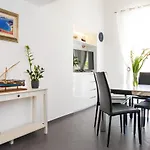 Tony\'S Place