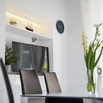 Tony\'S Place
